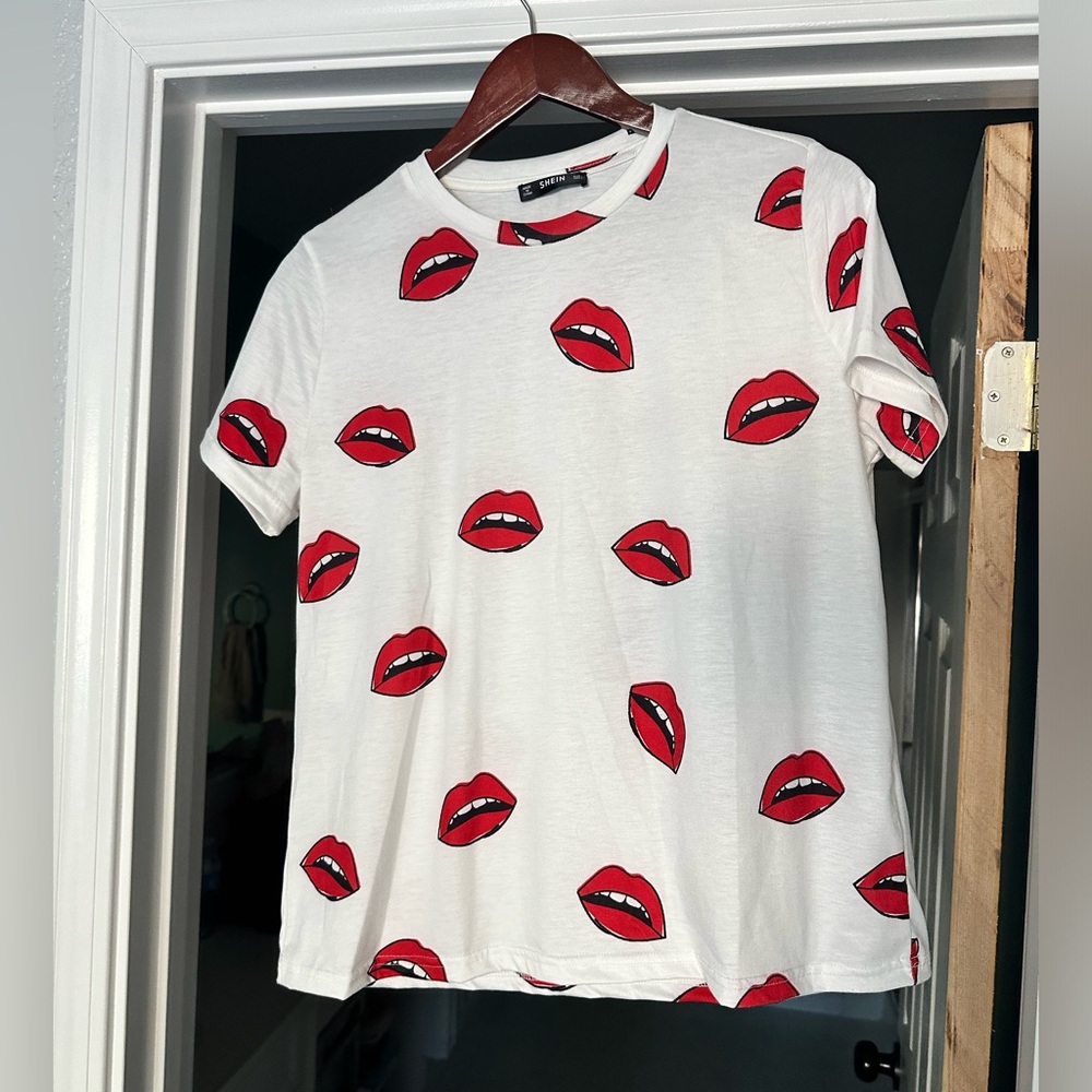 SHEIN Lip Print Shirt